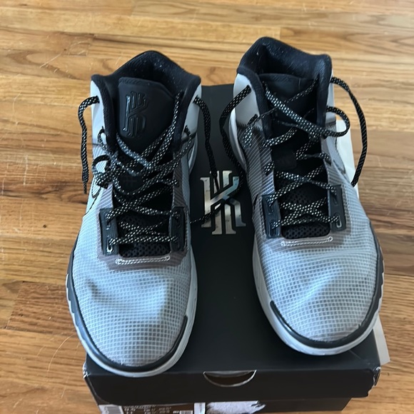 Nike Other - Kyrie flytrap IV “Wolf Grey / Black / Metallic Silver”